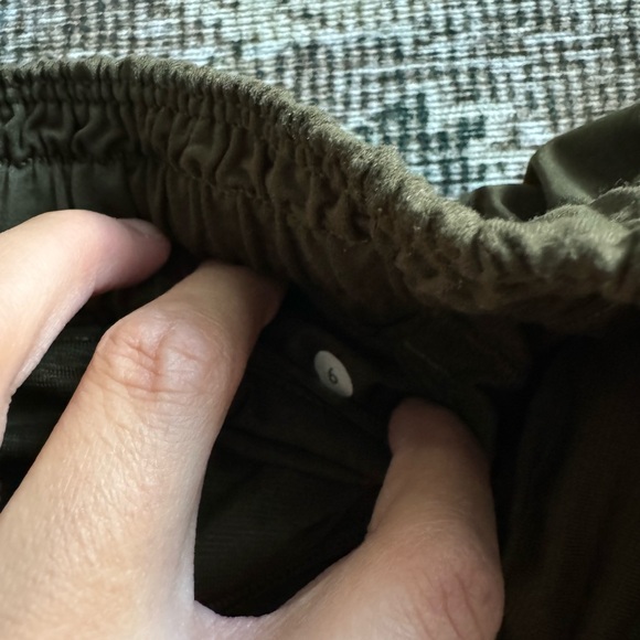 Lululemon Hotty Hot Short Il Olive Green - Picture 7 of 7